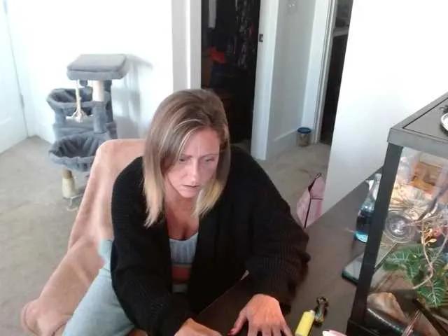 Offline fairfox4749 on BongaCams