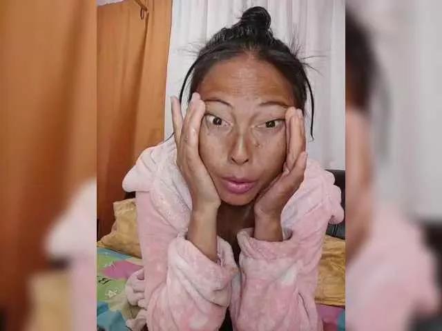 Offline Fanyah on BongaCams