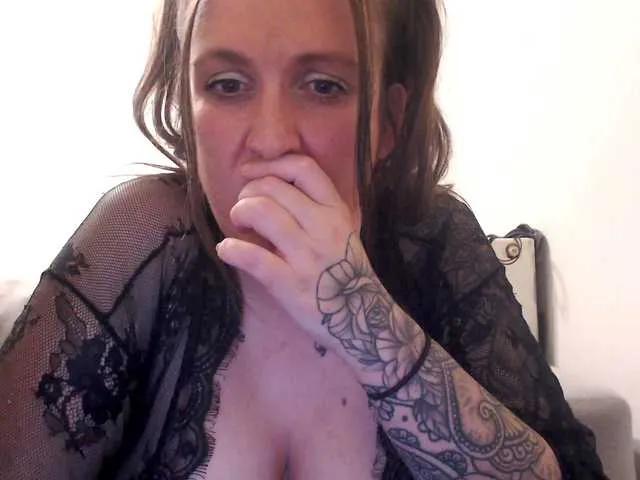 Offline Harleyslut on BongaCams