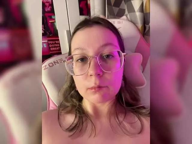 Offline henby-streams on BongaCams