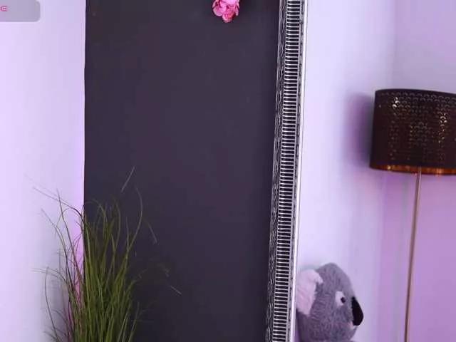 Offline iamLila on BongaCams