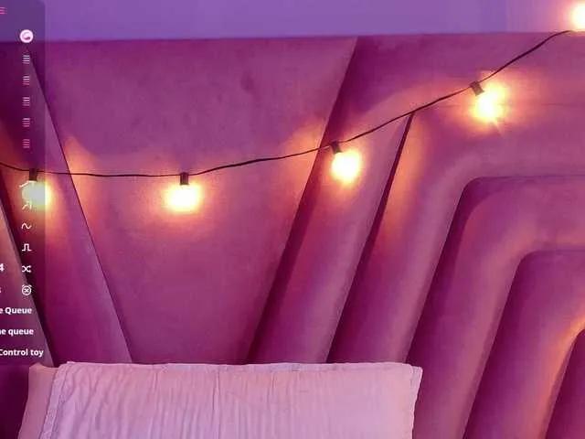 Offline innocenthazel on BongaCams