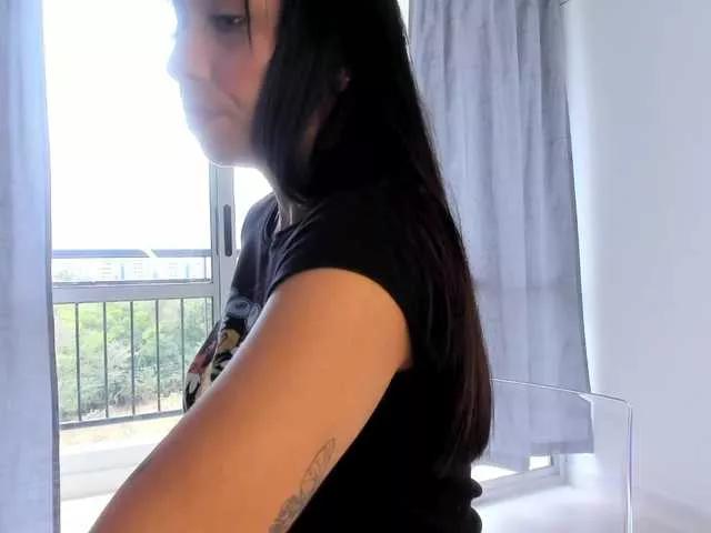 Offline IrinaTannedd on BongaCams