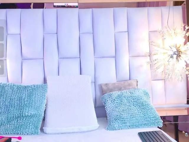 Offline IrisRoss on BongaCams