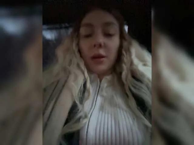 Freechat Janchi- on BongaCams