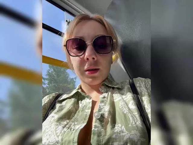 Freechat Janchi- on BongaCams