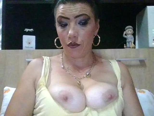 Offline JesicaBonita1 on BongaCams