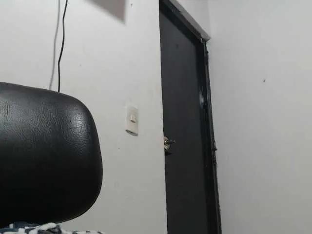 Offline jessica-sweety on BongaCams