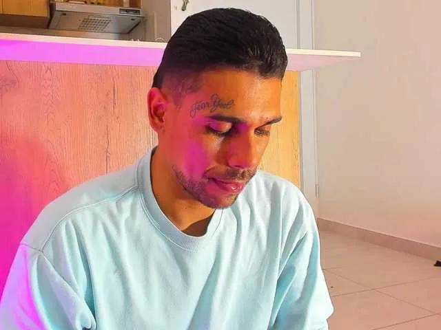 Offline Jonesjones15 on BongaCams