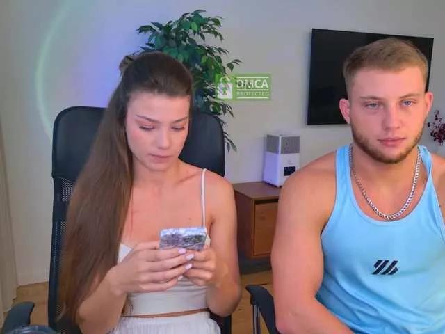 Offline jony-jessica on BongaCams