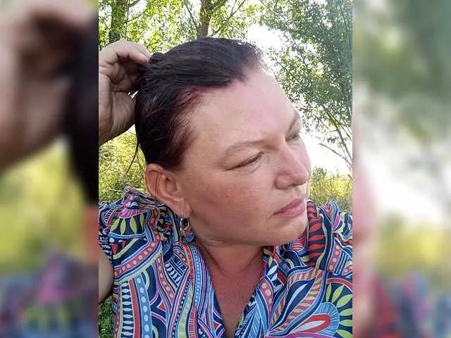 Offline Juliamad on BongaCams