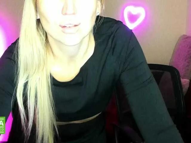 Offline Jullyblondkiss on BongaCams