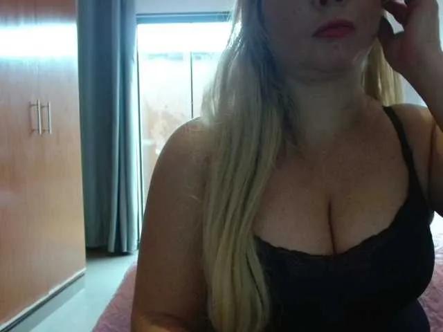 Freechat Jussara-Milf on BongaCams