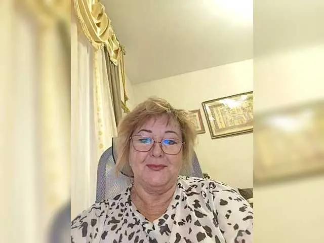 Offline KarinkaSweet on BongaCams