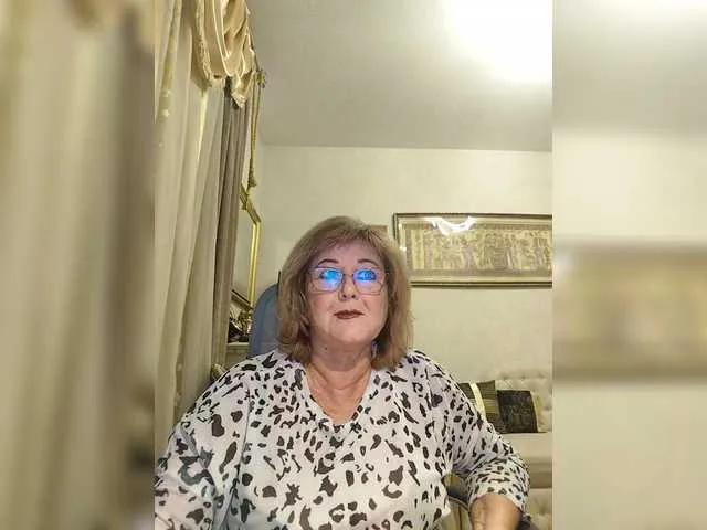 Offline KarinkaSweet on BongaCams