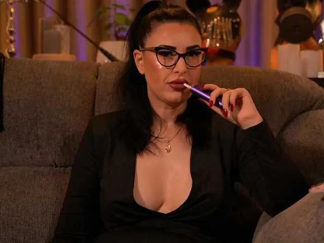 Offline KellyKent on BongaCams