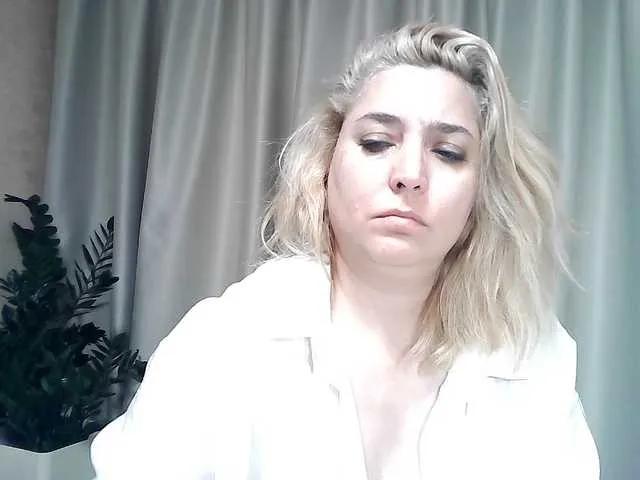 Offline KickaIricka on BongaCams