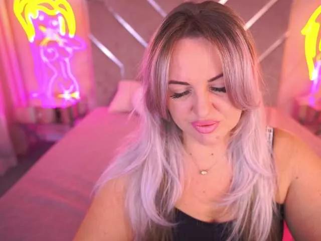 Offline KiraCandyS on BongaCams