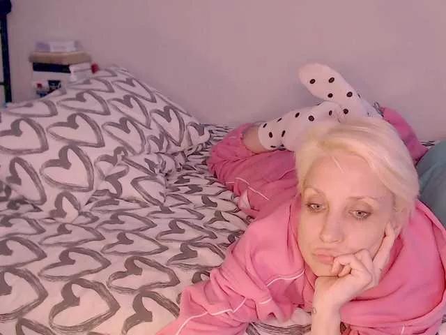 Offline KISANA on BongaCams