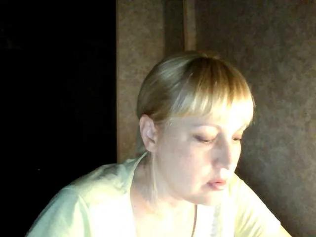 Offline krisss2016 on BongaCams