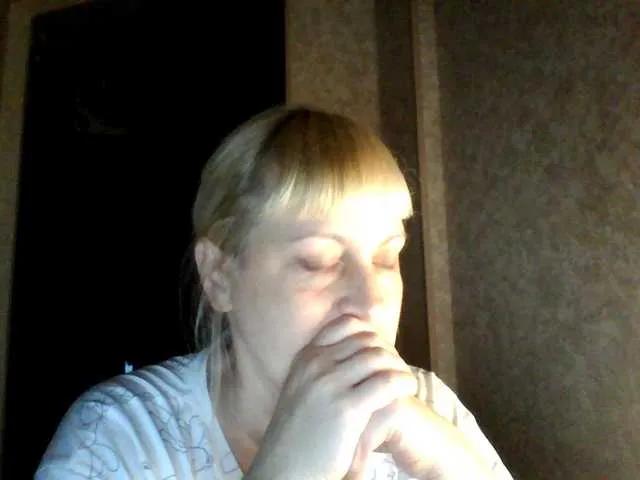 Offline krisss2016 on BongaCams