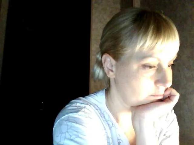 Offline krisss2016 on BongaCams