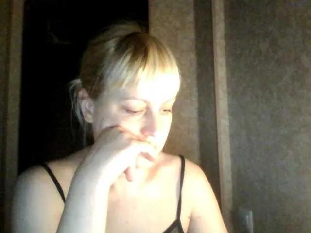 Offline krisss2016 on BongaCams