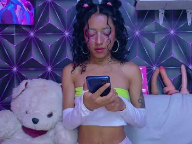 Offline kyliemoan on BongaCams