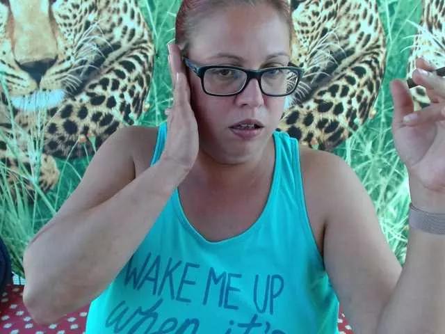 Offline LadyHellene on BongaCams