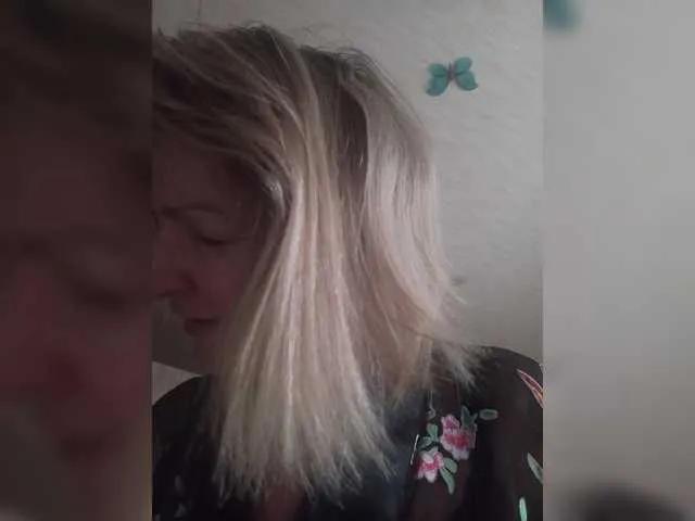 Offline LagoonJoy on BongaCams