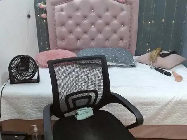 Offline lalisha-96 on BongaCams