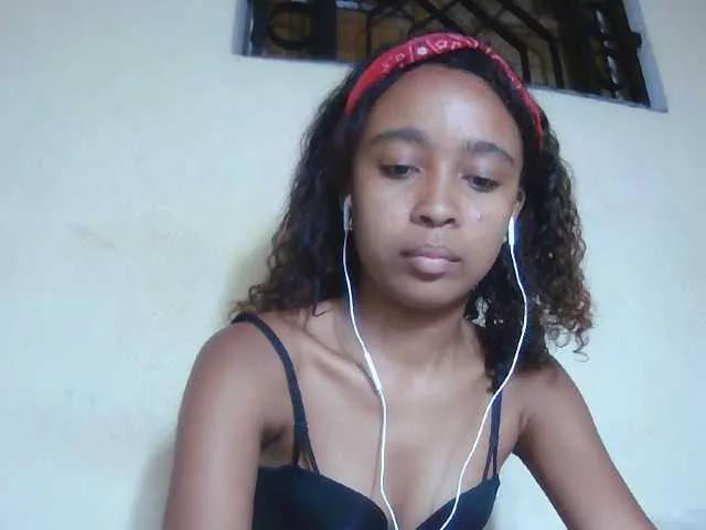 Offline Laminnah on BongaCams