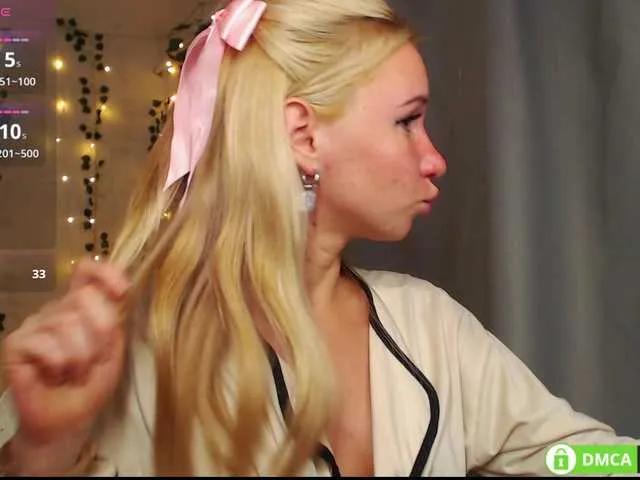 Offline LavinellsX on BongaCams