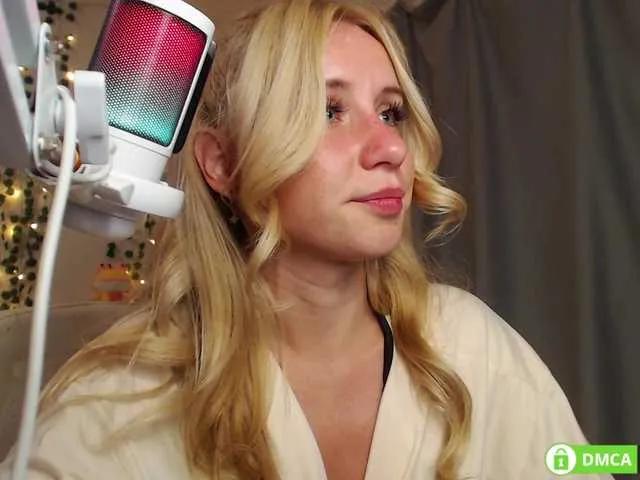 Offline LavinellsX on BongaCams