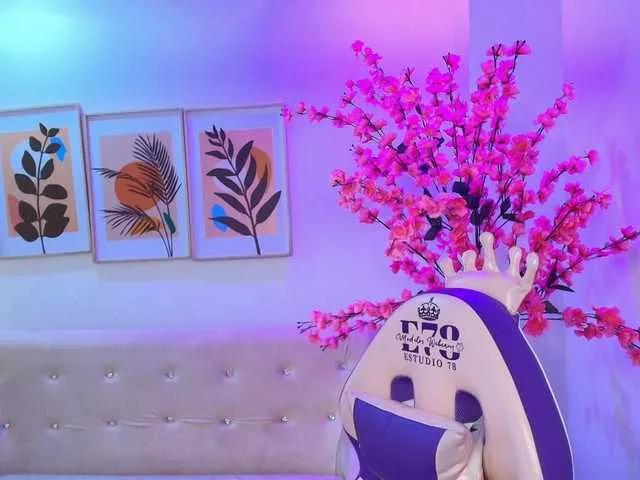 Offline Leia-laurent on BongaCams