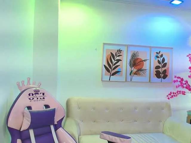 Offline Leia-laurent on BongaCams