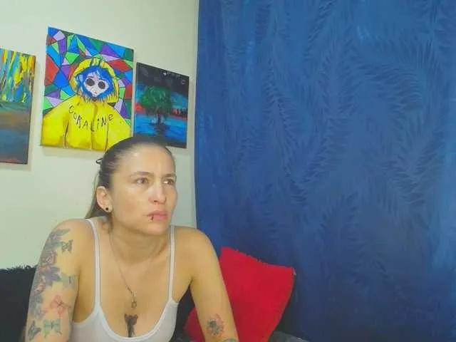 Offline leyla-hot on BongaCams