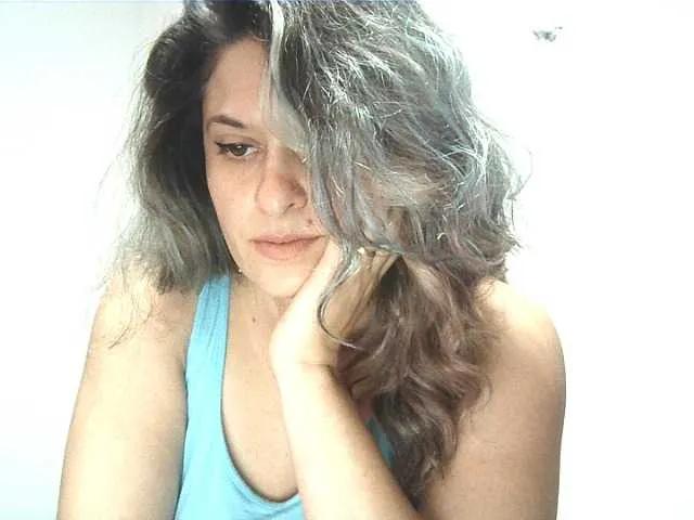 Offline lionessmom on BongaCams