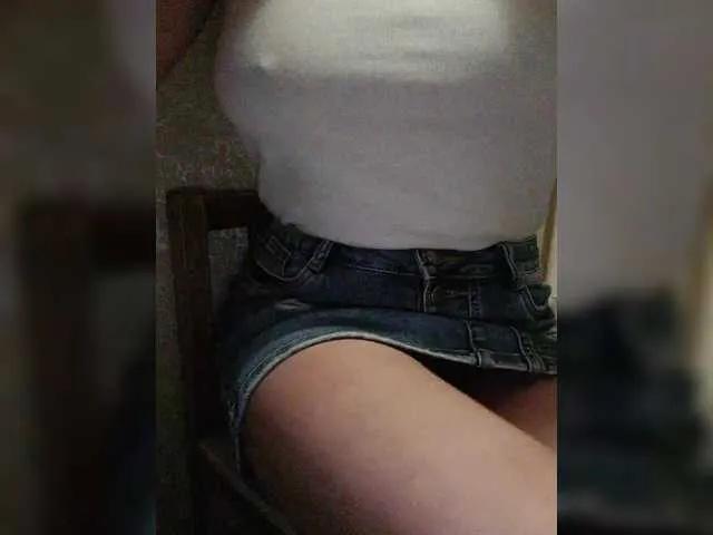 Offline Lizzy2002 on BongaCams