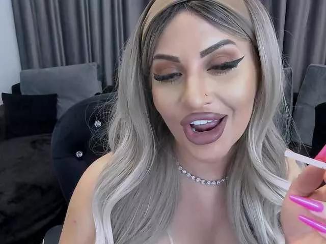 Freechat lovelyblondyx on BongaCams