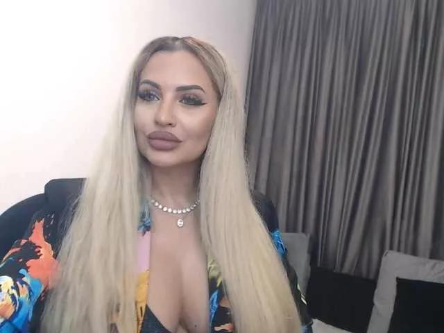 Freechat lovelyblondyx on BongaCams