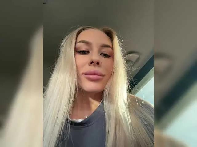 Offline Lovensesgirl on BongaCams