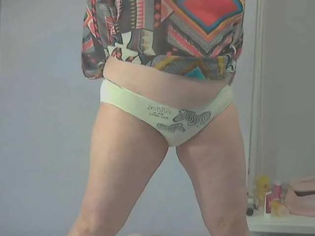 Offline LucyAlexis on BongaCams