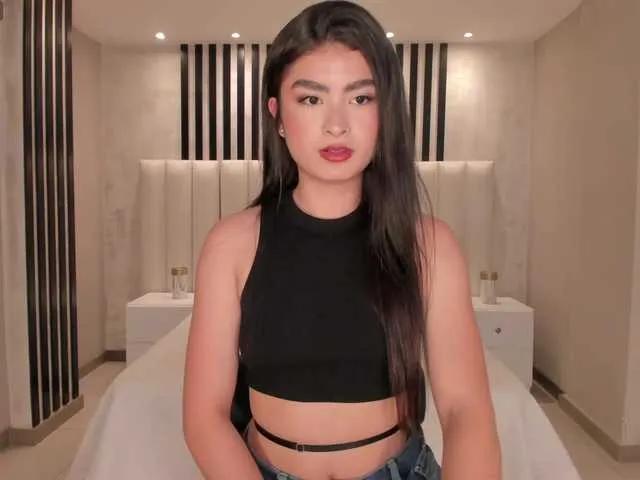 Offline LucyWeiss on BongaCams