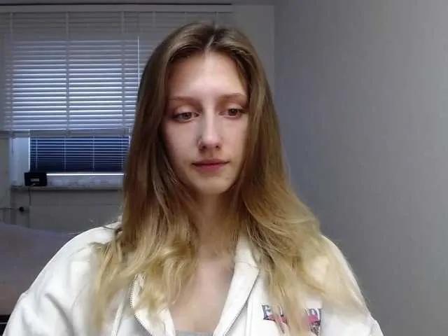 Offline LUNAdream on BongaCams