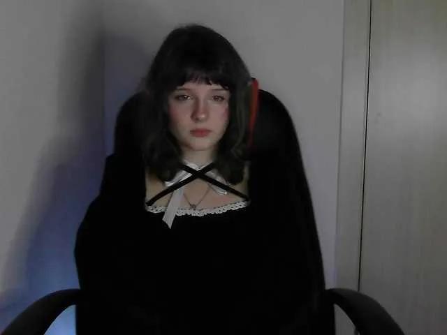 Offline Lunette on BongaCams