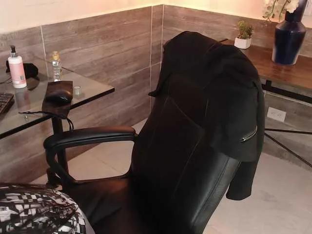 Freechat LussieWillow on BongaCams