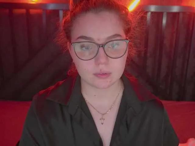 Offline LuxSopphia on BongaCams