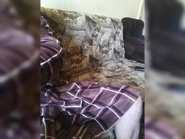 Offline Lyda27081 on BongaCams