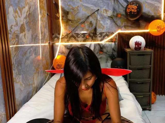 Offline Mady29 on BongaCams